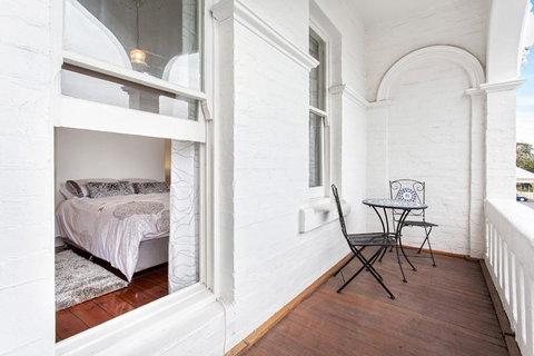 The Crofts - Schoolies Week Accommodation 0