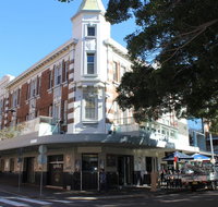 The Crown  Anchor Hotel - Schoolies Week Accommodation