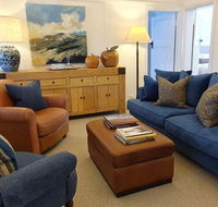 The Dewhurst - Sophisticated Entire CBD Apartment - Schoolies Week Accommodation