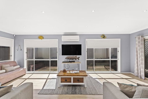 The Family Entertainer In The Heart Of Corlette! - Schoolies Week Accommodation 1