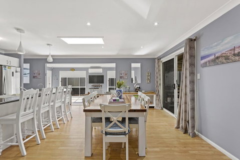 The Family Entertainer In The Heart Of Corlette! - Schoolies Week Accommodation 0