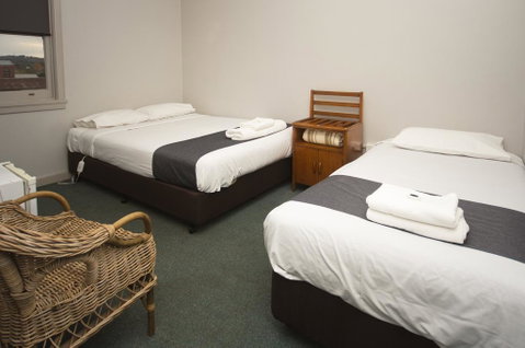 The George Hotel - Schoolies Week Accommodation 2