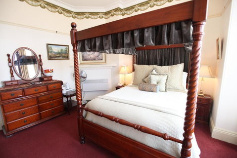 The Grand On Macfie - Schoolies Week Accommodation 1