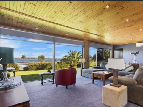 The Lodge - Schoolies Week Accommodation 3