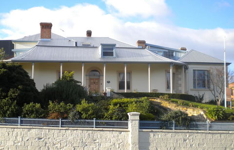 The Lodge On Elizabeth Boutique Hotel - Schoolies Week Accommodation 0