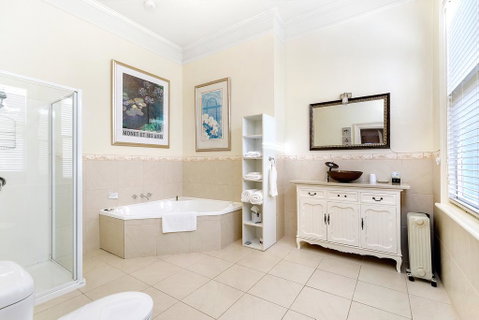The Madsen Boutique Hotel - Schoolies Week Accommodation 3