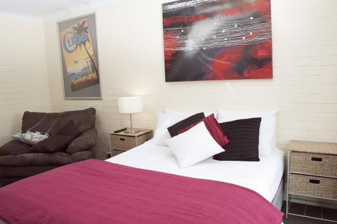 The Mews Motel - Schoolies Week Accommodation 3