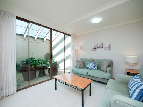 The Moorings, 5/4 Cromarty Road - Schoolies Week Accommodation 2