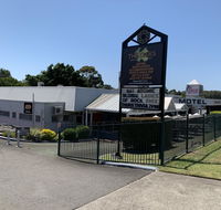 The Oaks Hotel Motel - Schoolies Week Accommodation