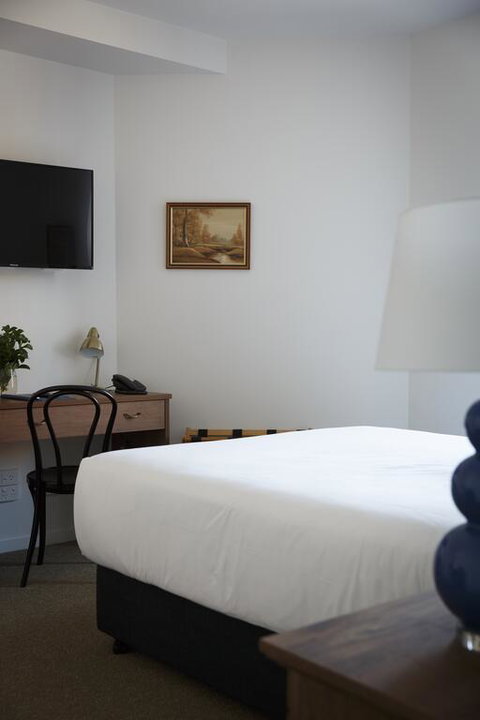 The Provincial Ballarat - Schoolies Week Accommodation 3