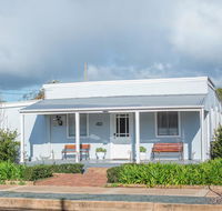 The Rested Guest 3 Bedroom Cottage West Wyalong - Schoolies Week Accommodation