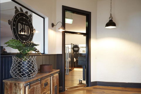 The Royal Hotel, Drouin - Schoolies Week Accommodation 0