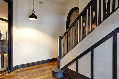 The Royal Hotel, Drouin - Schoolies Week Accommodation 2