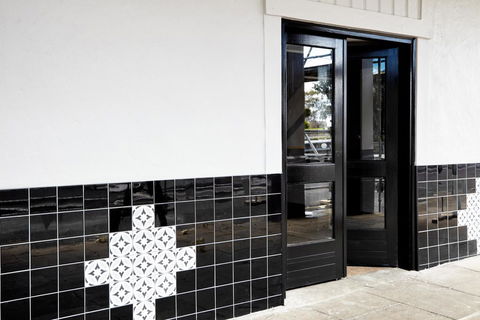 The Royal Hotel, Drouin - Schoolies Week Accommodation 3