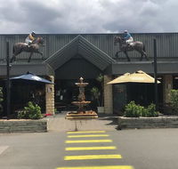 The Sportsman's Hotel - Schoolies Week Accommodation