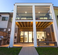 The Suite by the Cablepark - Schoolies Week Accommodation