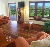The Summit Bed  Breakfast - Schoolies Week Accommodation