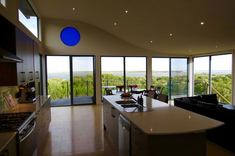 The Wave Oasis SC B&B - Schoolies Week Accommodation 2