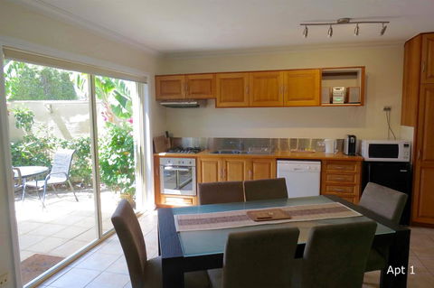 The Wave Oasis SC B&B - Schoolies Week Accommodation 1