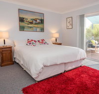 The White House - Schoolies Week Accommodation