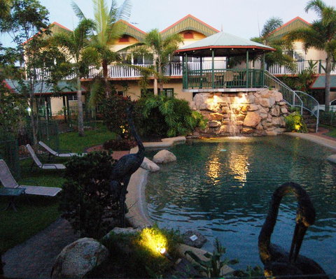 Tinaroo Lake Resort - Schoolies Week Accommodation 0