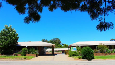 Tooleybuc Motel - Schoolies Week Accommodation 1