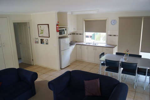 Tooleybuc River Retreat Villas - Schoolies Week Accommodation 1