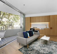 Top Notch 1 Bedroom 201 CALIBRE - Schoolies Week Accommodation