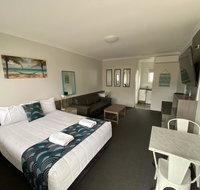Top of the Town Motor Inn - Schoolies Week Accommodation