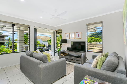 Tranquil Palms @ Trinity Beach - Schoolies Week Accommodation 1