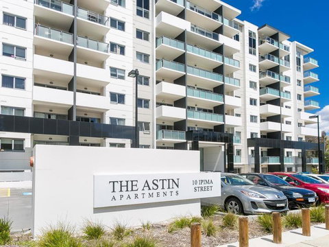 Tranquil, Relaxing Forrest Style Apartment - Braddon CBD - Schoolies Week Accommodation 2