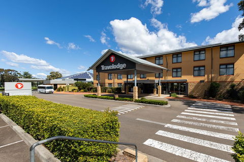 Travelodge Hotel Blacktown Sydney - Schoolies Week Accommodation 0