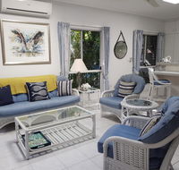 Trinity Beach POOLSIDE Apartment - Schoolies Week Accommodation