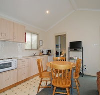 Triabunna Cabin  Caravan Park - Schoolies Week Accommodation