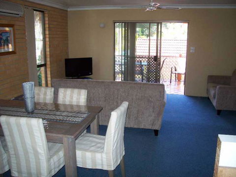 Tropic Oasis - Schoolies Week Accommodation 0