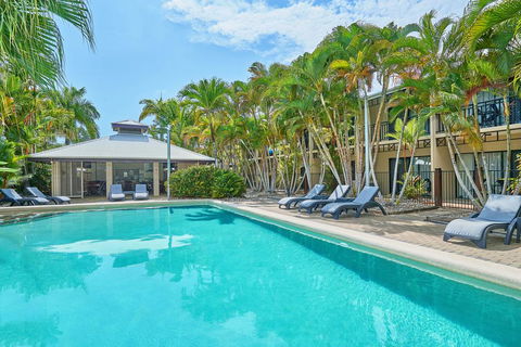 Trinity Beach Club Holiday Apartments - Schoolies Week Accommodation 0