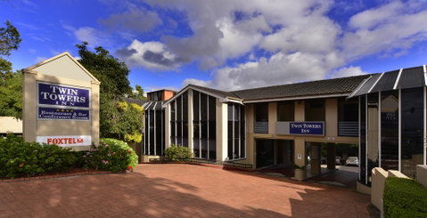 Twin Towers Inn - Schoolies Week Accommodation 0