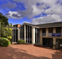 Twin Towers Inn - Schoolies Week Accommodation