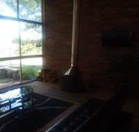 Twinkle Tree's Cottage - Schoolies Week Accommodation