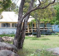 Twisted Gum Vineyard Cottage - Schoolies Week Accommodation