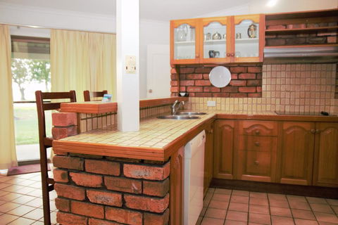 Two On Sunset - Schoolies Week Accommodation 3