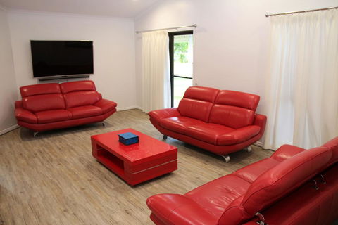 Two On Sunset - Schoolies Week Accommodation 1