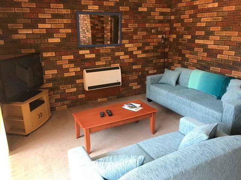 Unit 2 @ Beach Haven - Schoolies Week Accommodation 0