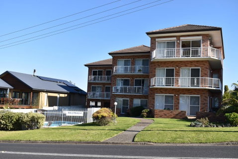 Unit 2, Ballingalla Apartments - Schoolies Week Accommodation 1