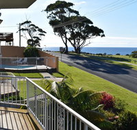 Unit 2 Ballingalla Apartments - Schoolies Week Accommodation
