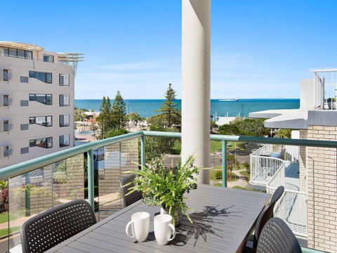 Unit 7 Fair Haven, Kings Beach - Excellent Views! - Schoolies Week Accommodation 1