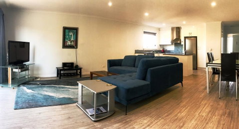 Unit 8 - Boardwalk - Schoolies Week Accommodation 3