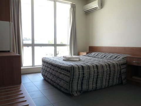 Upper Ross Hotel - Schoolies Week Accommodation 2