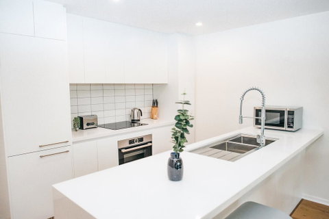 Urban Rest - Kerridge St - Schoolies Week Accommodation 2
