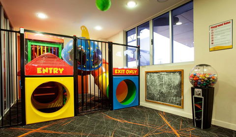 Vale Hotel - Schoolies Week Accommodation 3